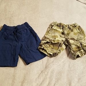 Boys shorts (2 pr)